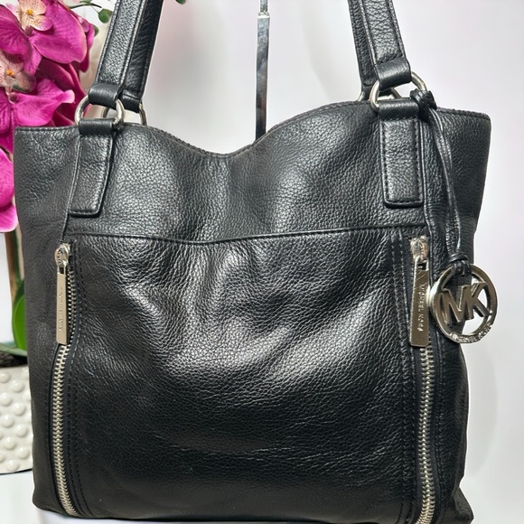 Authentic Michael Kors Double Zip Pebbled Leather Hobo Bag w/ COA - Picture 3 of 15